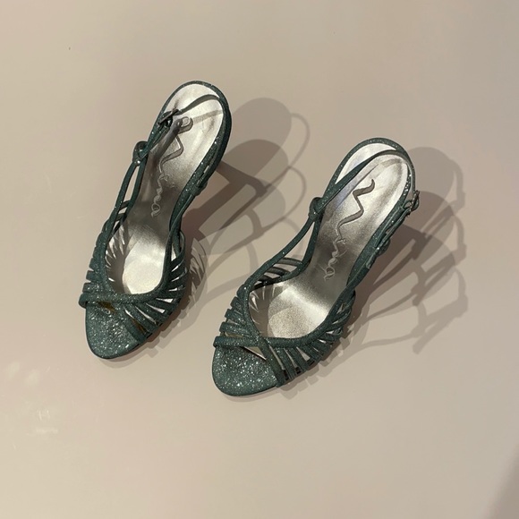 Nina heels - Picture 1 of 2